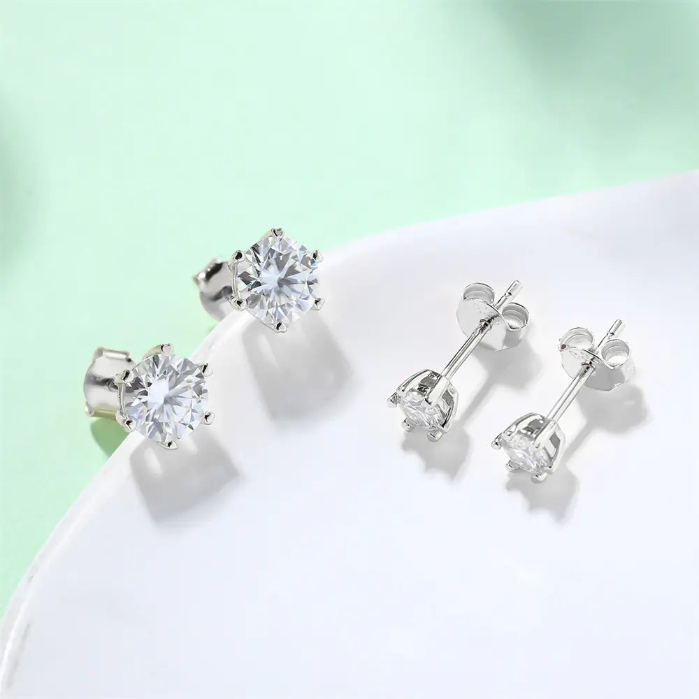 VVSI Round Moissanite Studs