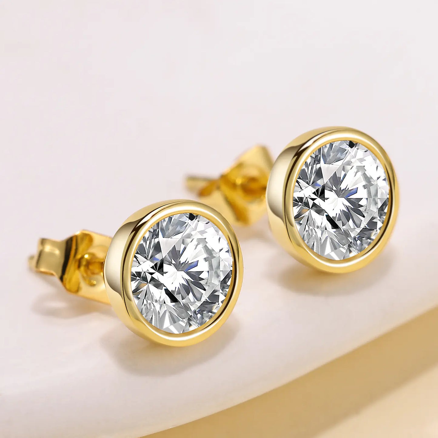 Round Moissanite Studs